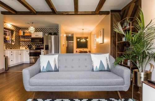 Bronzeville Bed & Breakfast | Dubois Guest House Room 102