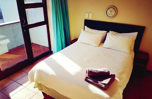 Manaba Beach Apartment | Dumela Margate Flat No 32