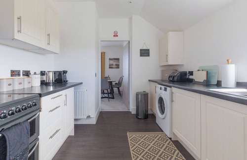 Aisgernis Cottage | DUN BUIDHE, pet friendly in Daliburgh, Isle Of South Uist