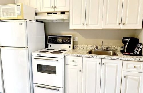 North Cowichan House | Duncan Motel