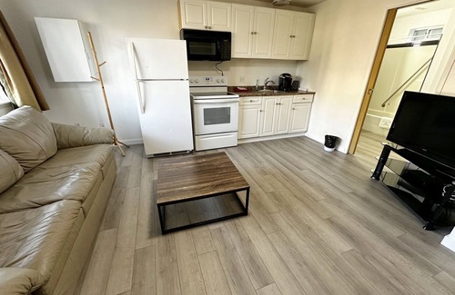 North Cowichan House | Duncan Motel
