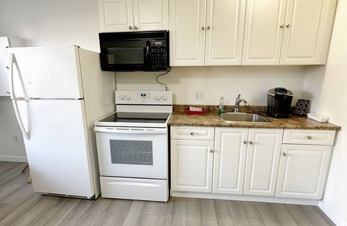 North Cowichan House | Duncan Motel