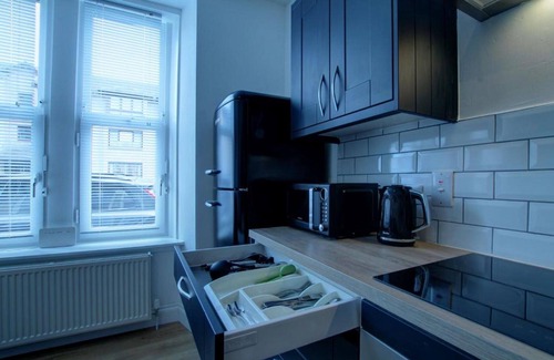 Dundee Apartment | Dundee - 1 Bed - Sleeps 4 - Free Parking