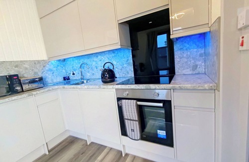 Murthill Apartment | Dundee Football Stadium ApartmentnCozy 2 bedroom Apartment - Sleeps 5 guests