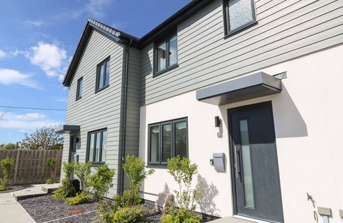 Llanfaelog Cottage | DUNE RETREAT, pet friendly, luxury holiday cottage in Rhosneigr