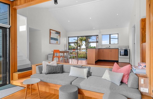 Mangawhai Heads House | Dune Views - Sunny, quirky kiwi bach with estuary views