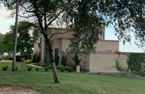Wheeler House | DunesWalk Inn at the Furness Mansion - Indiana Dunes - Sleeps 1-19