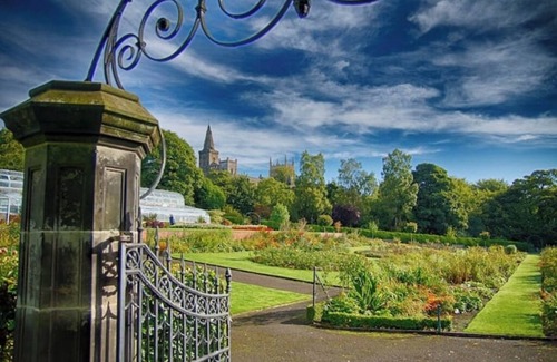 Dunfermline Apartment | Dunfermline GF flat, 5 mins to Train St. & High Stnn