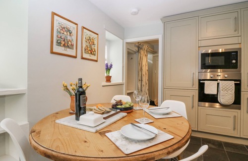 Falkland Cottage | DUNIRA, pet friendly, character holiday cottage in Falkland