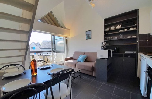 Carnac Apartment | Duplex 3 Rooms, Balcony, Close to Beach, Parking, Pet Friendly - Carnac