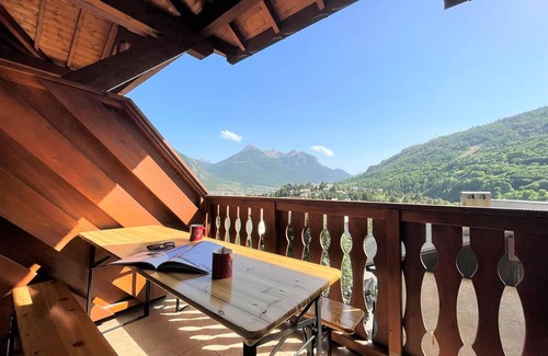 Forville Apartment | Duplex 64m², 5 rooms, 8 guests, Parking, Pets welcome - Briançon