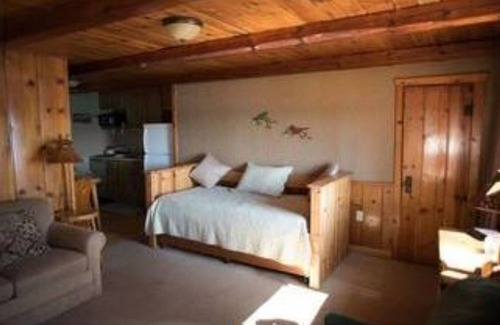 Millersburg Cottage | Duplex Cottage - Kirtland Warbler