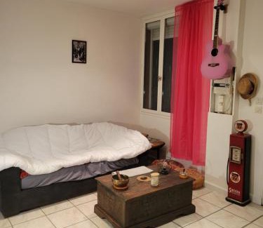 Checy Apartment | Duplex dans havre de paix, sur le GR3 proche Loire et Canal