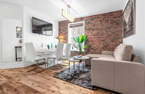 Plateau Mont Royal House | DUPLEX FOR GROUP STAY MONT-ROYAL