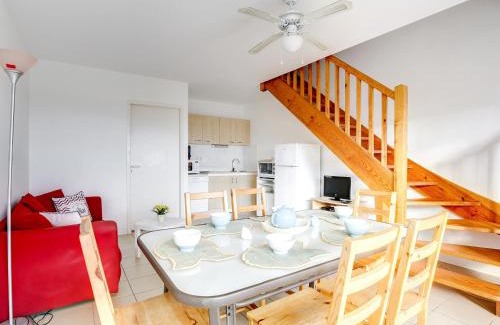 Biscarrosse Plage Apartment | Duplex T4 à Biscarrosse Plage - 50m de l'Océan, Terrasse, Parking Privé, 6 Couchages - FR-1-521-12