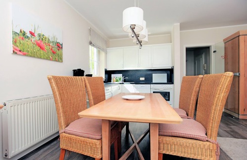 Neuhaus Apartment | Durch den Küstenwald in Wenigen Minuten zum Strand