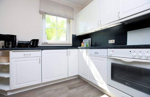 Neuhaus Apartment | Durch den Küstenwald in Wenigen Minuten zum Strand