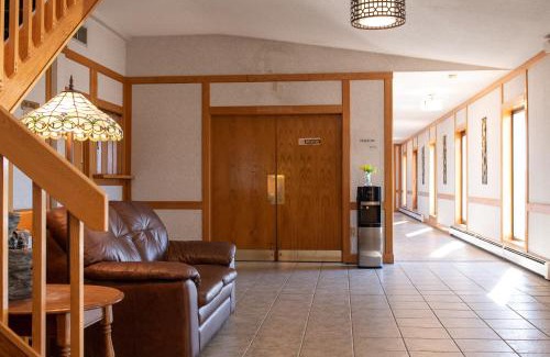 North River Hotel | Dutch Inn