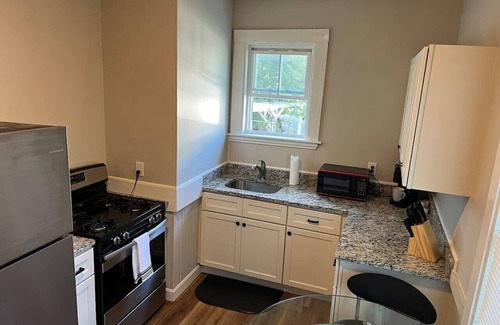 Beverly Apartment | Dwtn Beverly! 5 Min to Salem!