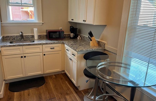 Beverly Apartment | Dwtn Beverly! 5 Min to Salem!
