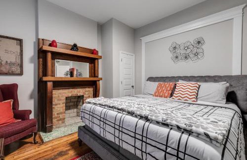 Museum District House | E1 Centrally located in Carytown fully fenced