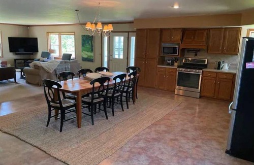 Ripon House | EAA - Country basecamp near Oshkosh + Green Lake