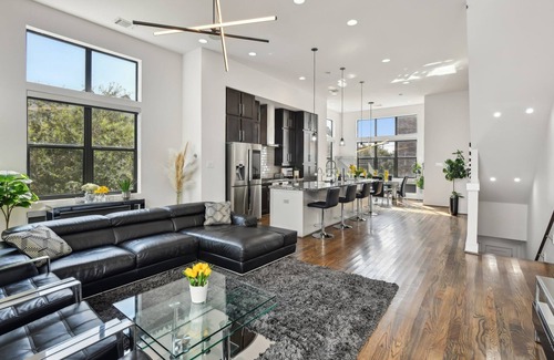 East Downtown Houston House | EADO Lux 3-Story w/Rooftop Views