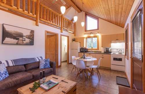 Ucluelet Cabin | Eagle Cabin I West Coast Trail I Kayak I Forest