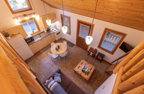 Ucluelet Cabin | Eagle Cabin I West Coast Trail I Kayak I Forest