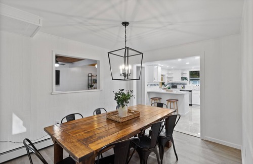 Sybertsville House | Eagle Rock Resort - Just a short walk to the beach!