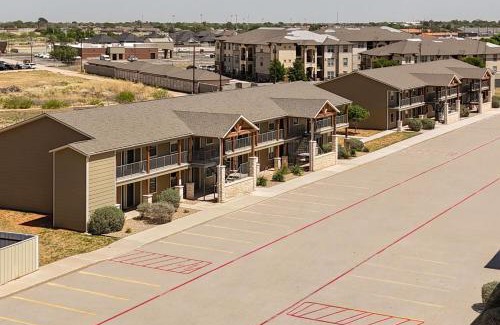Andrews Hotel | Eagle's Den Suites Andrews a Travelodge by Wyndham