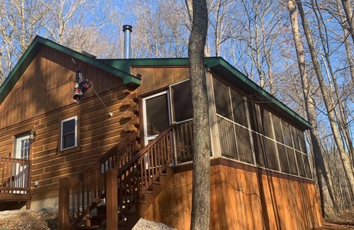 Birdseye Cabin | Eagle's Landing - 1-bedroom cabin plus sleeping loft minutes from Patoka Lake