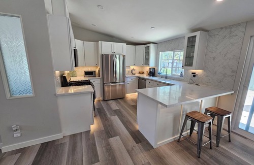 Bradley House | Eagle's Nest is a 40-acre Lake Nacimiento Modern Living, Eagle's Nest, an exclusive, hidden gem idea