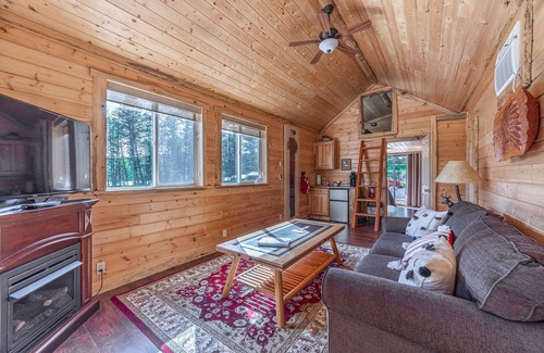 Lake Mary Ronan Cottage | Eagles Nest-Charming One Bedroom Lake Views