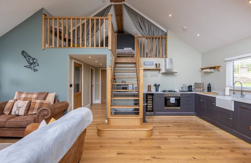 Pickering Cottage | EAGLES PEAK, pet friendly, with hot tub in Thornton-Le-Dale