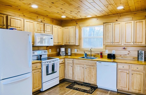 Luray Cabin | Eaglet Cabin near the Shenandoah River