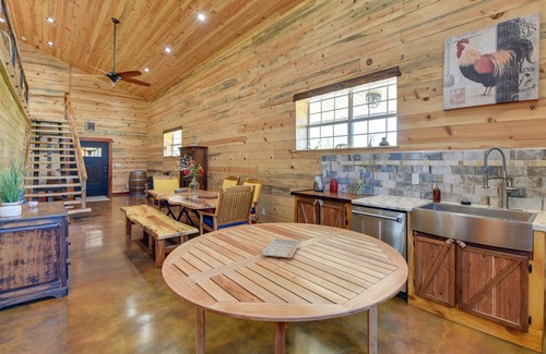 Early Cabin | Early Cabin w/Deck ~ 20 Mi to Lake Brownwood!