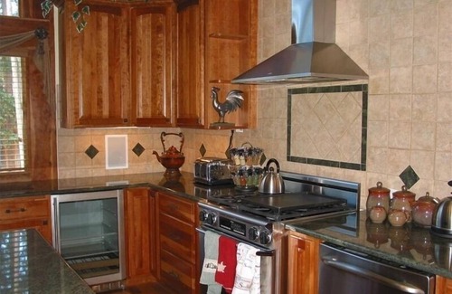 Weisshorn House | Early Ski 750 nt half mile town, Fireplace, Hot Tub, Pool Table, Heated Garage