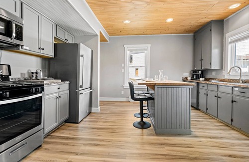 Meredith House | Easiest Location! Rent a Boat, Attend a Wedding! 2600sqft on Main St Meredith