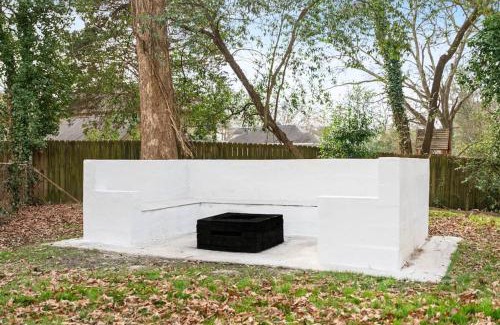 Candler-McAfee Apartment | East Atlanta/Decatur retreat with fire-pit