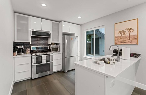 MLK House | East Austin Home | In-Law Suite | Office+Fast Wifi