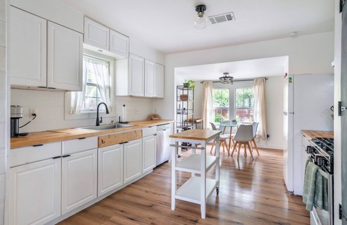 East MLK House | East Austin - Retro Vibes and Charm