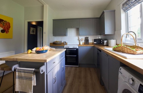 Leitholm Apartment | East Lodge, Bughtrig - Sleeping 4 Guests in 2 Bedrooms, Dog Friendly