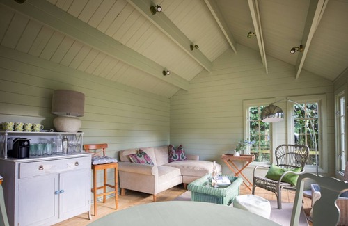 Leitholm Apartment | East Lodge, Bughtrig - Sleeping 4 Guests in 2 Bedrooms, Dog Friendly