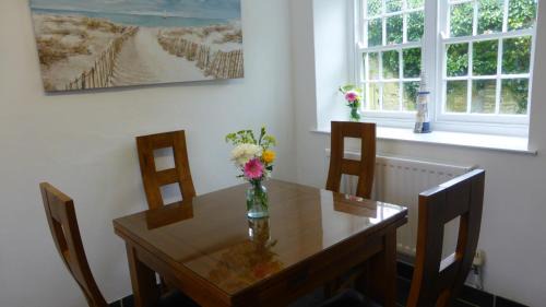 Hartland House | East Titchberry Cottage - Thatched cottage charm in rural North Devon