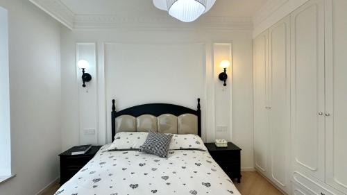 Shanghai Apartment | Eastern Hub - Bund Branch Quality Renovated Luxury 3Bedroom, Spacious Living Room Fully Equipped Haiyue Garden