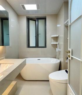 Shanghai Apartment | Eastern Hub - Bund Branch Quality Renovated Luxury 3Bedroom, Spacious Living Room Fully Equipped Haiyue Garden