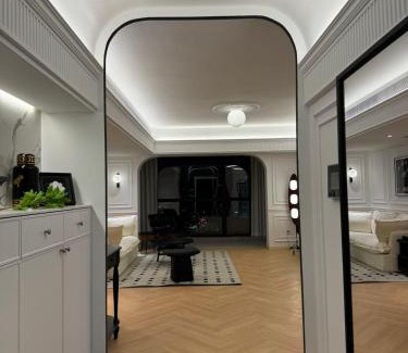 Dapuqiao Apartment | Eastern Hub - TianZi Fang Branch Xintiandi Taipuqiao near the Bund Sunny Cozy Deluxe Room