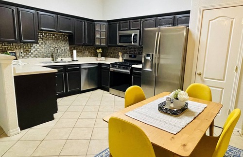 Biggs Field House | Eastlake Amazon Home