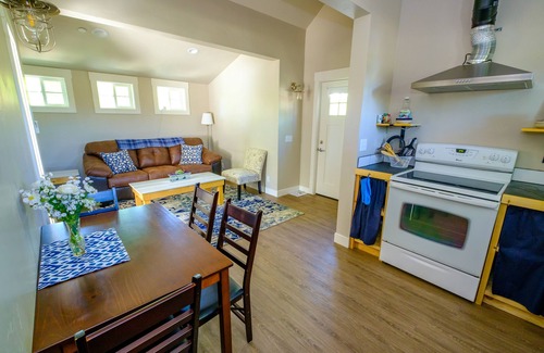 Bishop House | Eastside Guesthouse